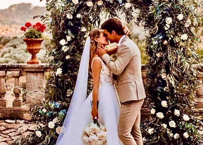 Апартаменты Oleandra With Garden&swimming Pool