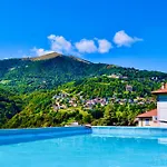 Апартаменты Oleandra With Garden&swimming Pool *