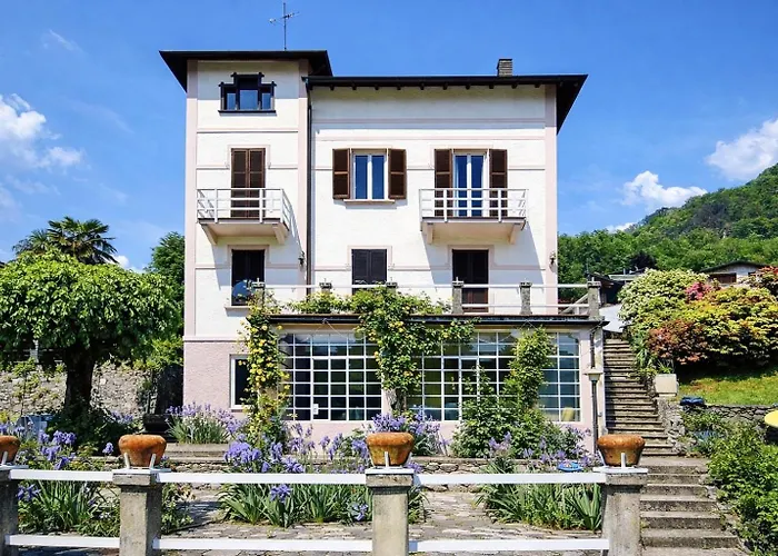 Oleandra With Garden&swimming Pool Dizzasco